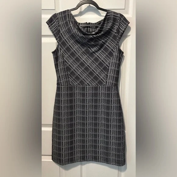 Banana Republic Black and White Checkered Midi Dress - Picture 1 of 4